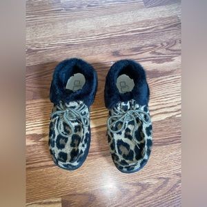 Hey dude slip on fuzzy leopard print shoes